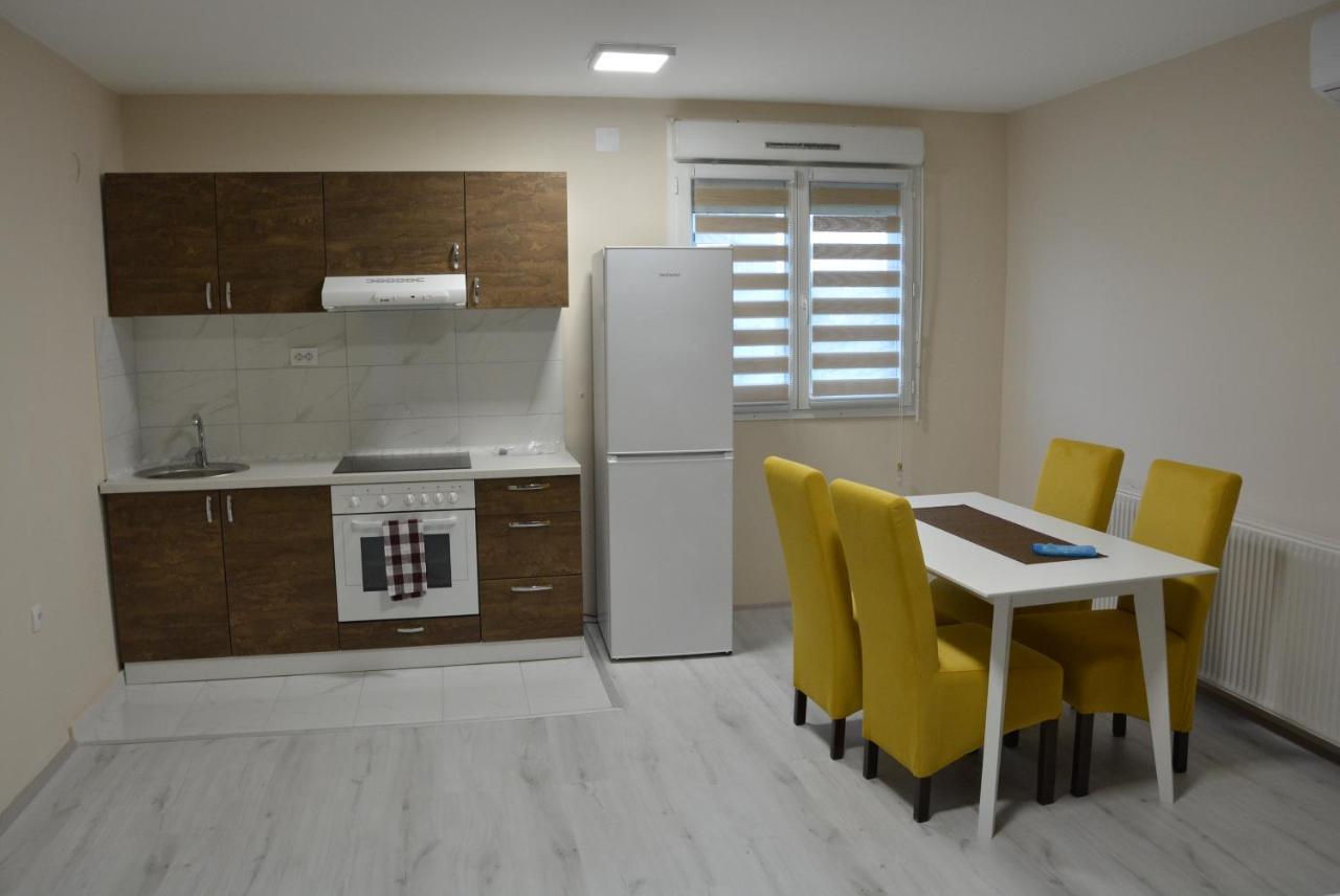 Garden Apartmani ヤゴディナ エクステリア 写真